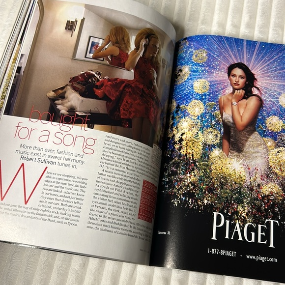 November 2007 Vintage Vogue Magazine - Jennifer Connelly Cover Collectible - Picture 10 of 16